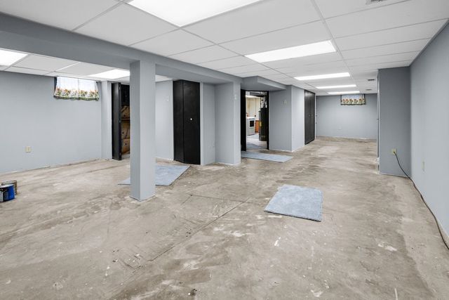 7912 9th Street W, Rock Island, IL 61201