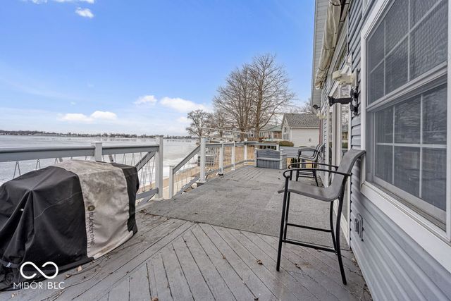 2122 Wolfs Point Drive, Rochester, IN 46975