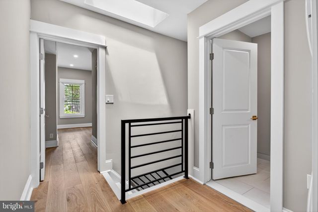 1215 N LECOUNT ST, Philadelphia, PA 19121