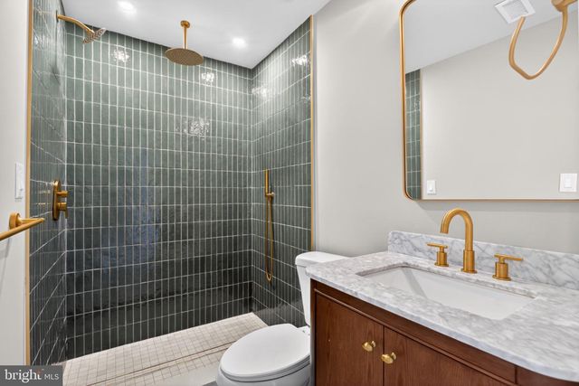 1215 N LECOUNT ST, Philadelphia, PA 19121