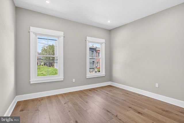 1215 N LECOUNT ST, Philadelphia, PA 19121