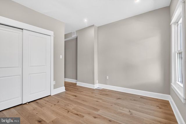 1215 N LECOUNT ST, Philadelphia, PA 19121