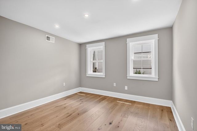 1215 N LECOUNT ST, Philadelphia, PA 19121