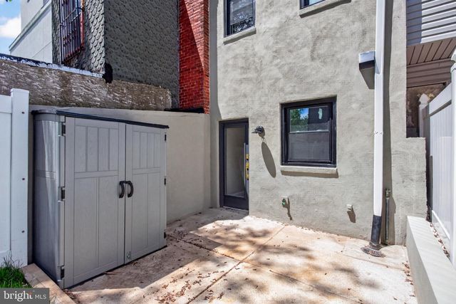 1215 N LECOUNT ST, Philadelphia, PA 19121