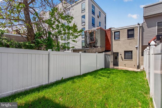 1215 N LECOUNT ST, Philadelphia, PA 19121