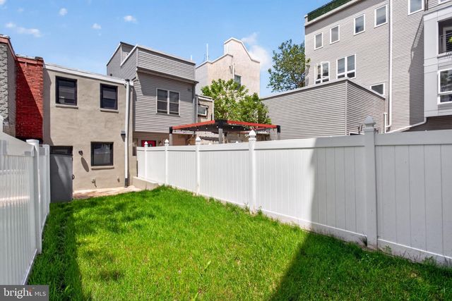 1215 N LECOUNT ST, Philadelphia, PA 19121