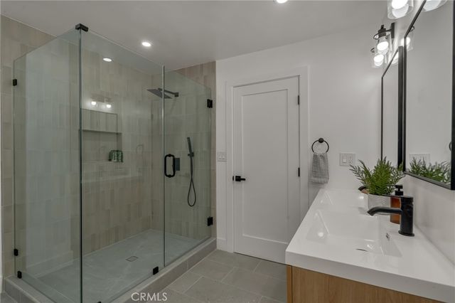 1741 N Rose, Burbank, CA 91505