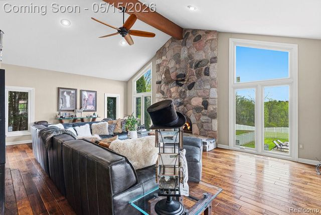 7374 Fox Hill Lane, Northville, MI 48168