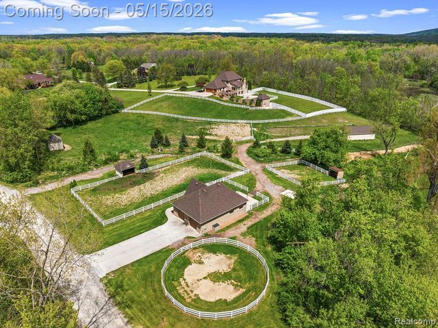 7374 Fox Hill Lane, Northville, MI 48168