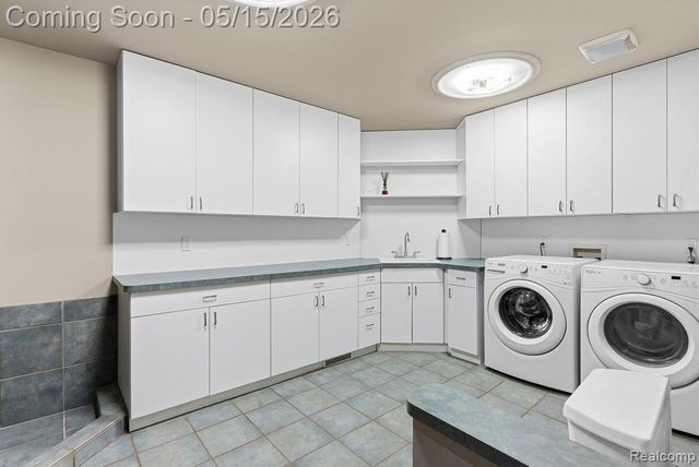 7374 Fox Hill Lane, Northville, MI 48168