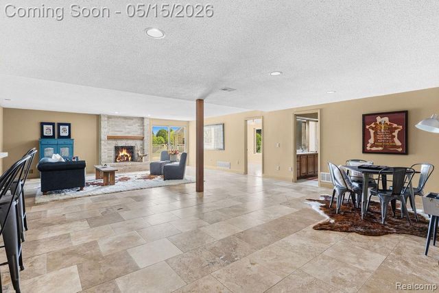 7374 Fox Hill Lane, Northville, MI 48168