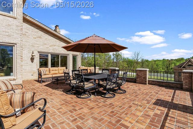 7374 Fox Hill Lane, Northville, MI 48168