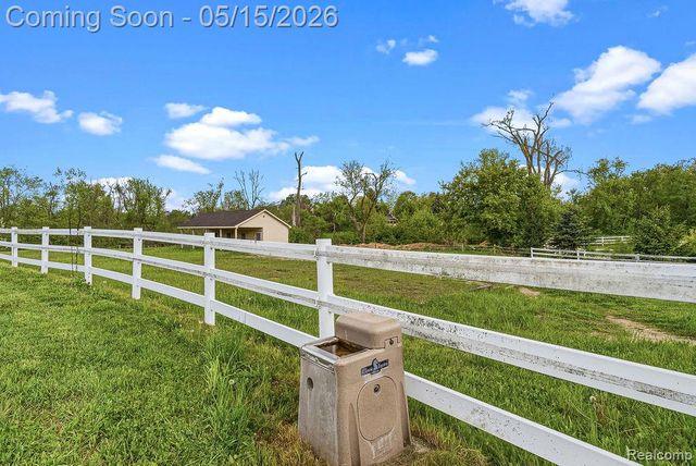 7374 Fox Hill Lane, Northville, MI 48168