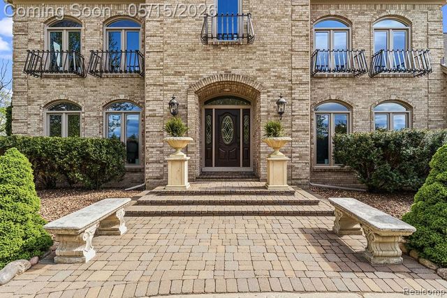 7374 Fox Hill Lane, Northville, MI 48168