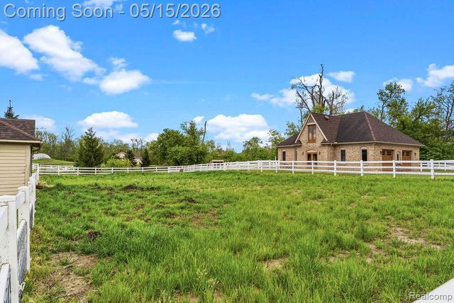 7374 Fox Hill Lane, Northville, MI 48168