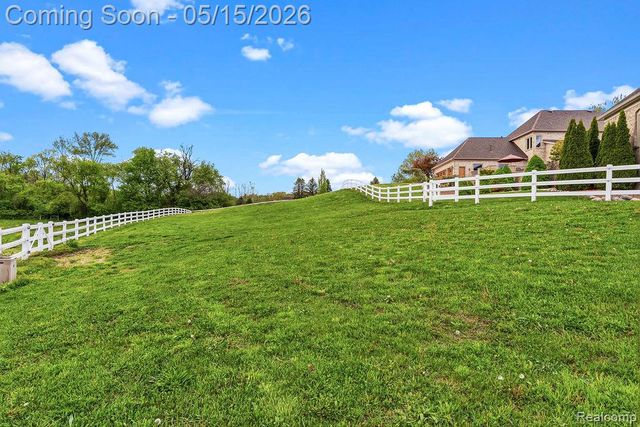 7374 Fox Hill Lane, Northville, MI 48168