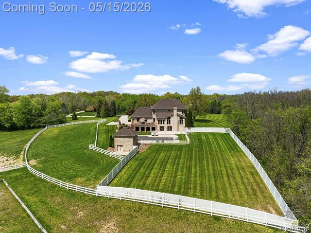 7374 Fox Hill Lane, Northville, MI 48168