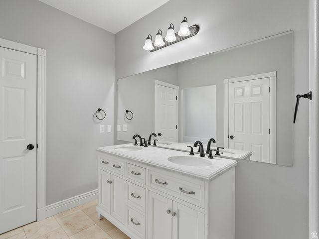 10968 MAPLE FARMS LN, South Jordan, UT 84095