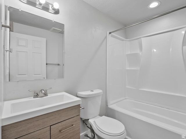 10968 MAPLE FARMS LN, South Jordan, UT 84095