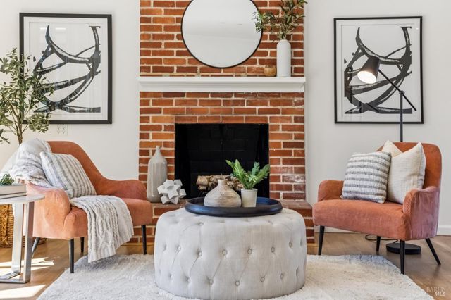 23 Arcangel Ct, Fairfax, CA 94930