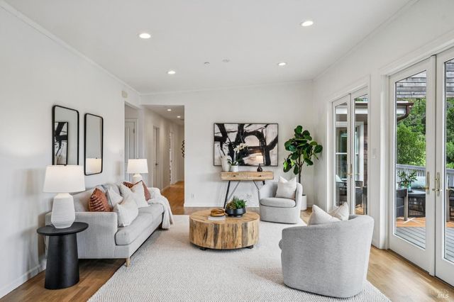 23 Arcangel Ct, Fairfax, CA 94930