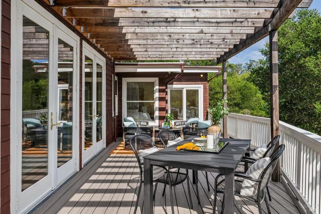 23 Arcangel Ct, Fairfax, CA 94930