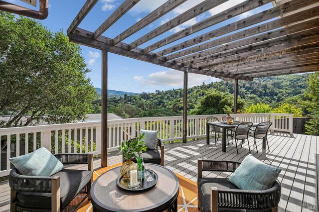 23 Arcangel Ct, Fairfax, CA 94930