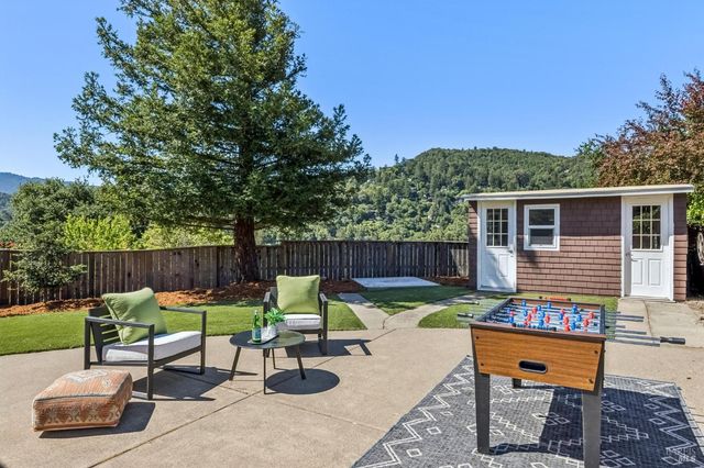 23 Arcangel Ct, Fairfax, CA 94930