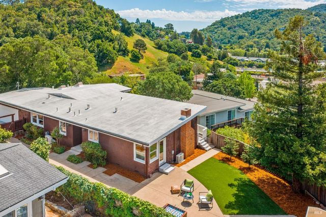 23 Arcangel Ct, Fairfax, CA 94930