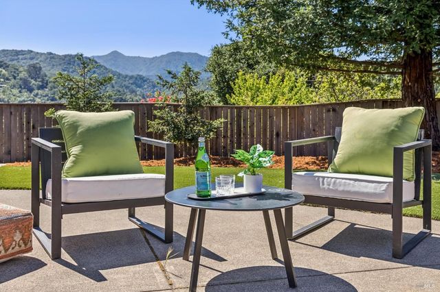 23 Arcangel Ct, Fairfax, CA 94930