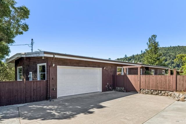23 Arcangel Ct, Fairfax, CA 94930