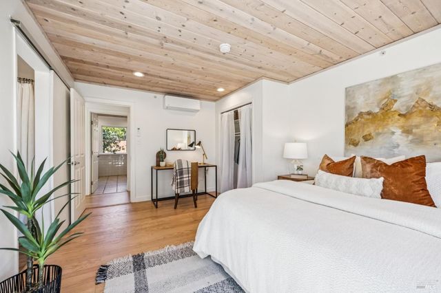 23 Arcangel Ct, Fairfax, CA 94930