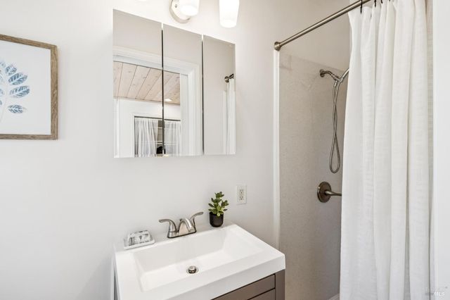 23 Arcangel Ct, Fairfax, CA 94930