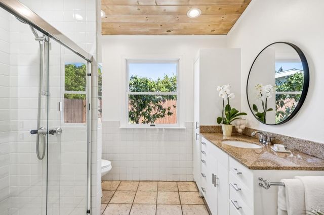 23 Arcangel Ct, Fairfax, CA 94930