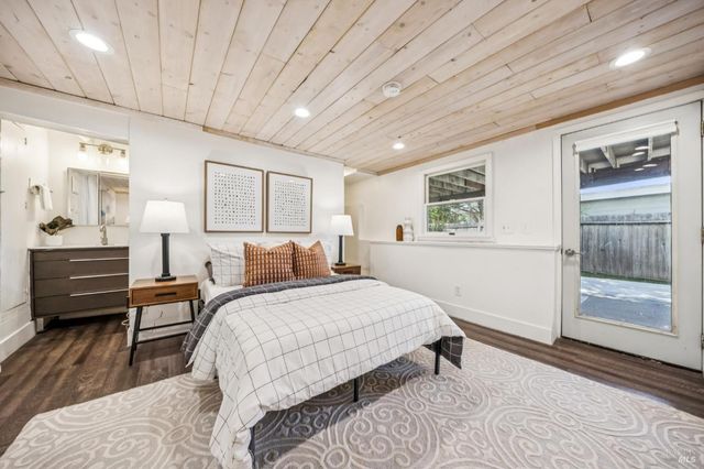 23 Arcangel Ct, Fairfax, CA 94930