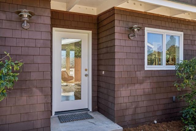 23 Arcangel Ct, Fairfax, CA 94930