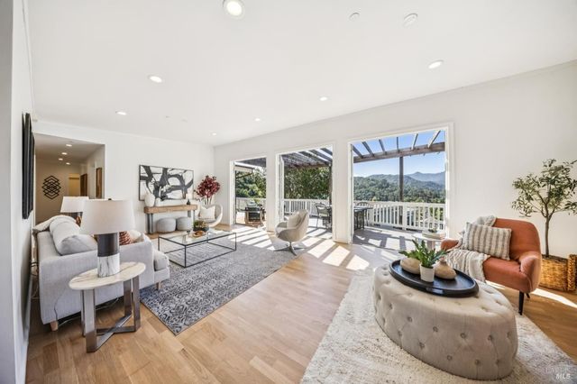 23 Arcangel Ct, Fairfax, CA 94930