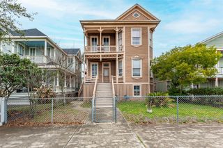 1824 Avenue K, Galveston, TX 77550