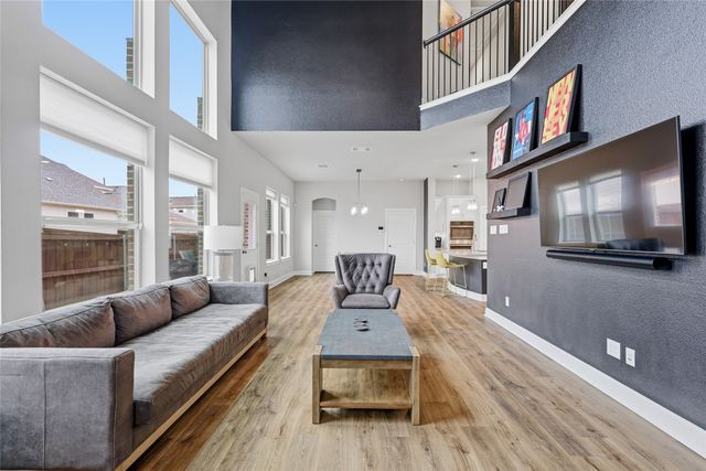 2117 Tolleson Drive, Fort Worth, TX 76008