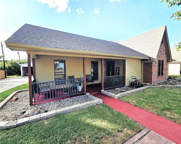 804 Crestline Drive, Mexia, TX 76667