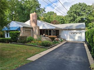 3233 Niles Cortland Road, Cortland, OH 44410