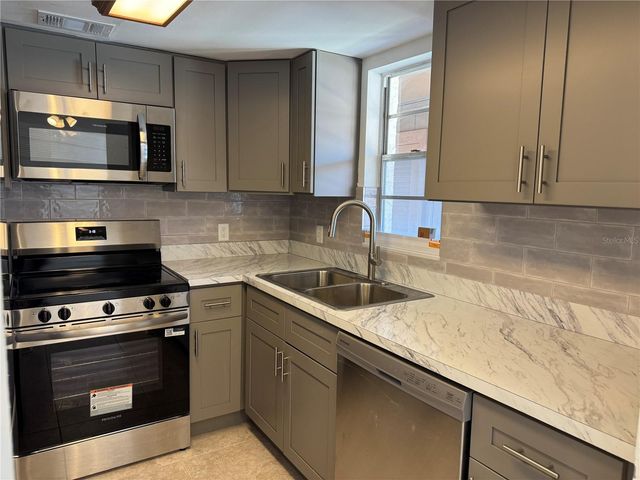 5154 TURQUOISE LANE 102, New Port Richey, FL 34652