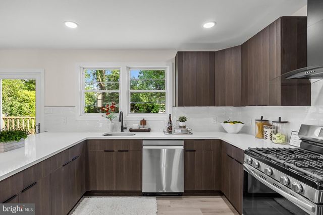 7 STONE RIVER RD, Clementon, NJ 08021