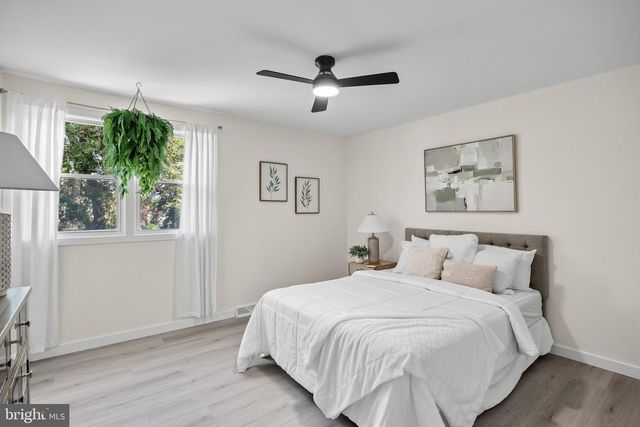 7 STONE RIVER RD, Clementon, NJ 08021