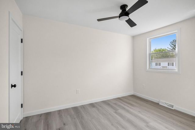 7 STONE RIVER RD, Clementon, NJ 08021