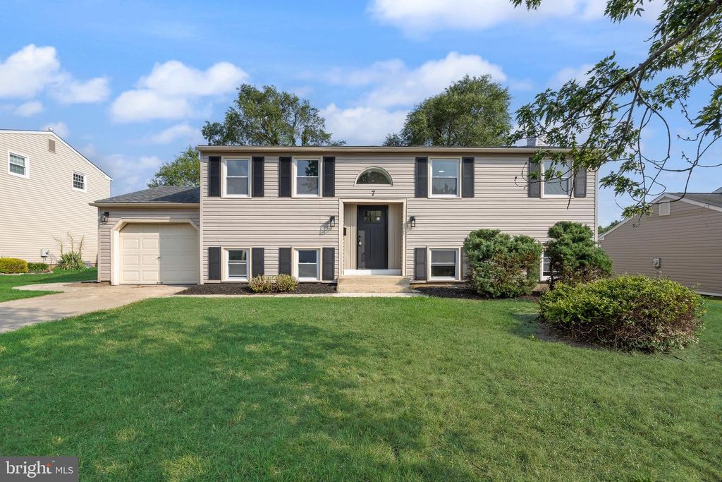 7 STONE RIVER RD, Clementon, NJ 08021