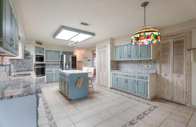 9302 Ravenswood Road, Granbury, TX 76049