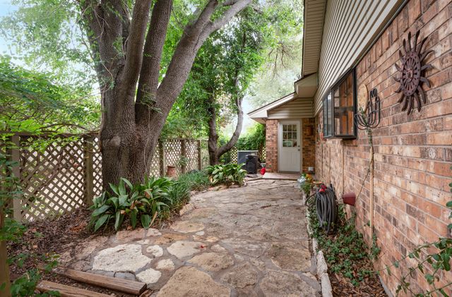 9302 Ravenswood Road, Granbury, TX 76049
