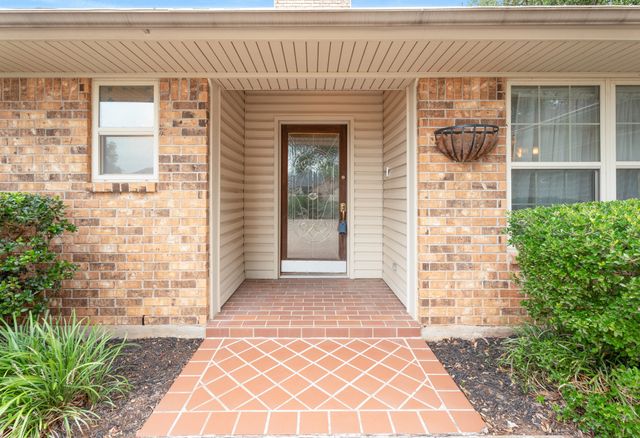 9302 Ravenswood Road, Granbury, TX 76049