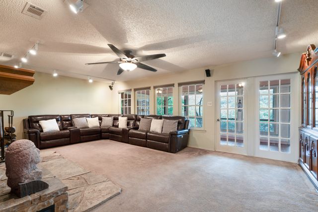 9302 Ravenswood Road, Granbury, TX 76049